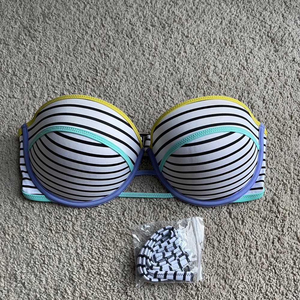 Victoria’s Secret Bathing Suit Top